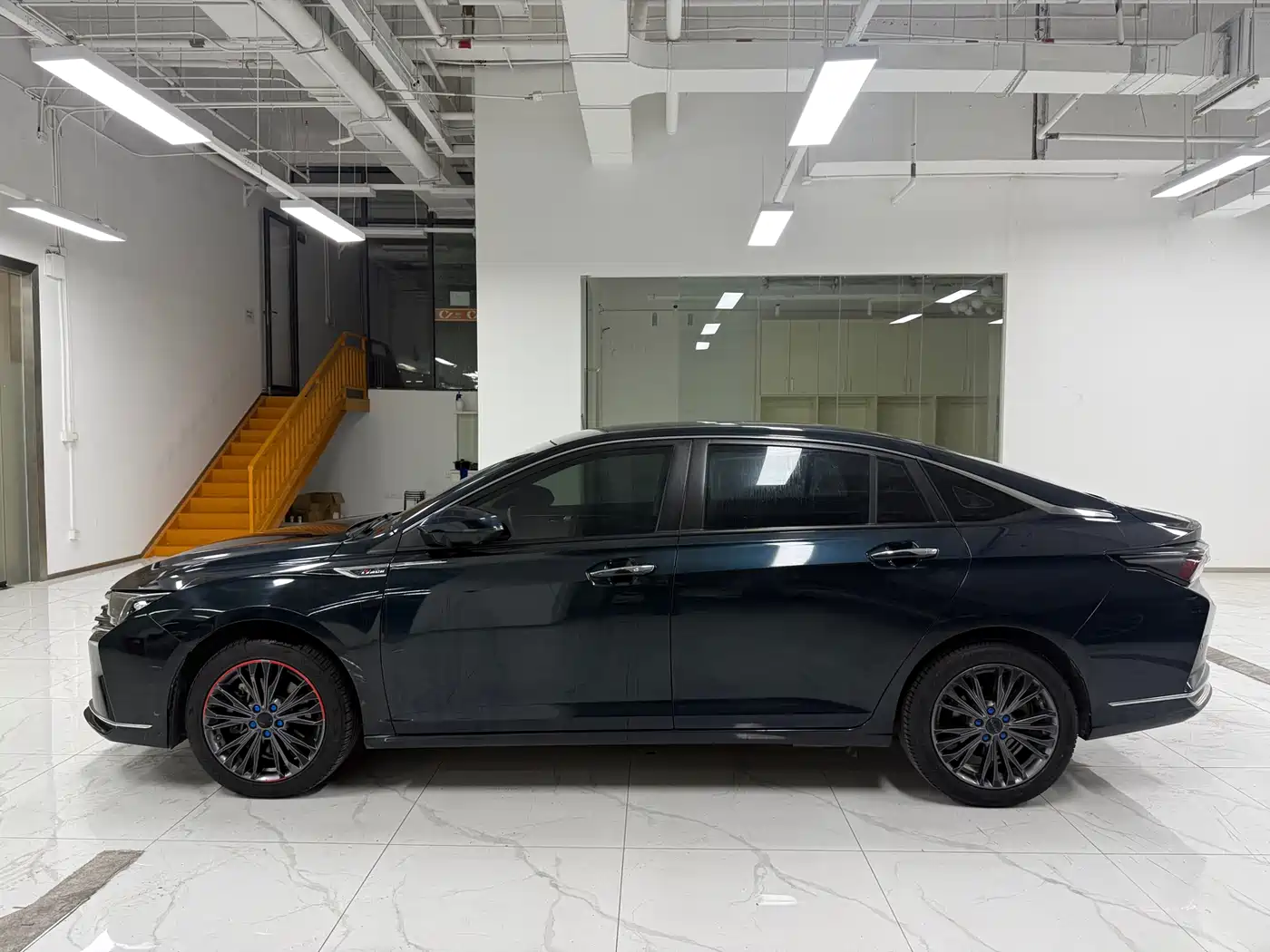 DONGFENG YI HYUN MAX