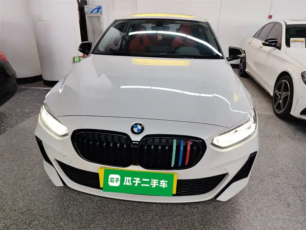 BMW 1 Series 2023 125i M Sport Shadow Edition фото 3
