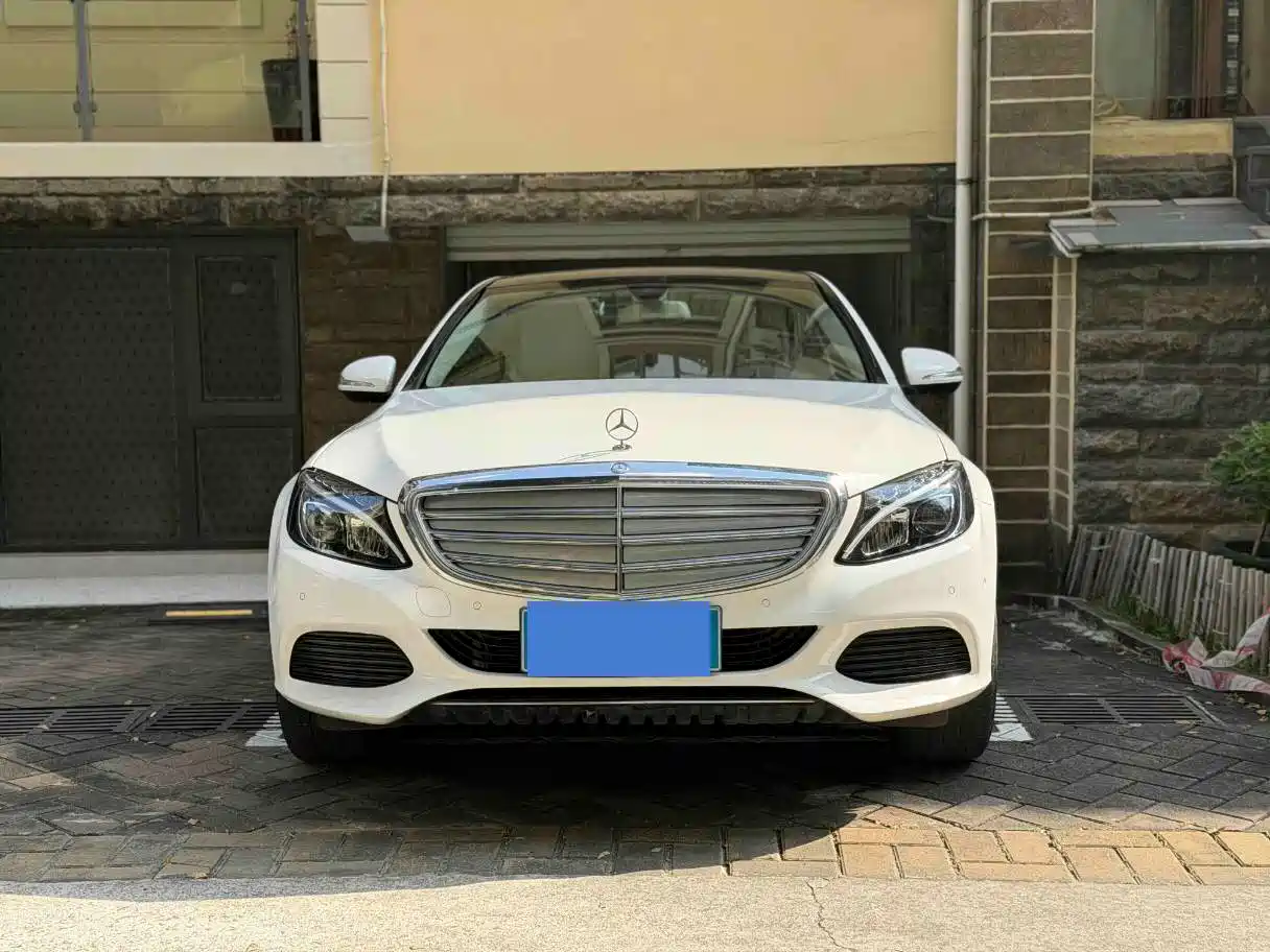 Фото 2 - Mercedes-Benz C-Class