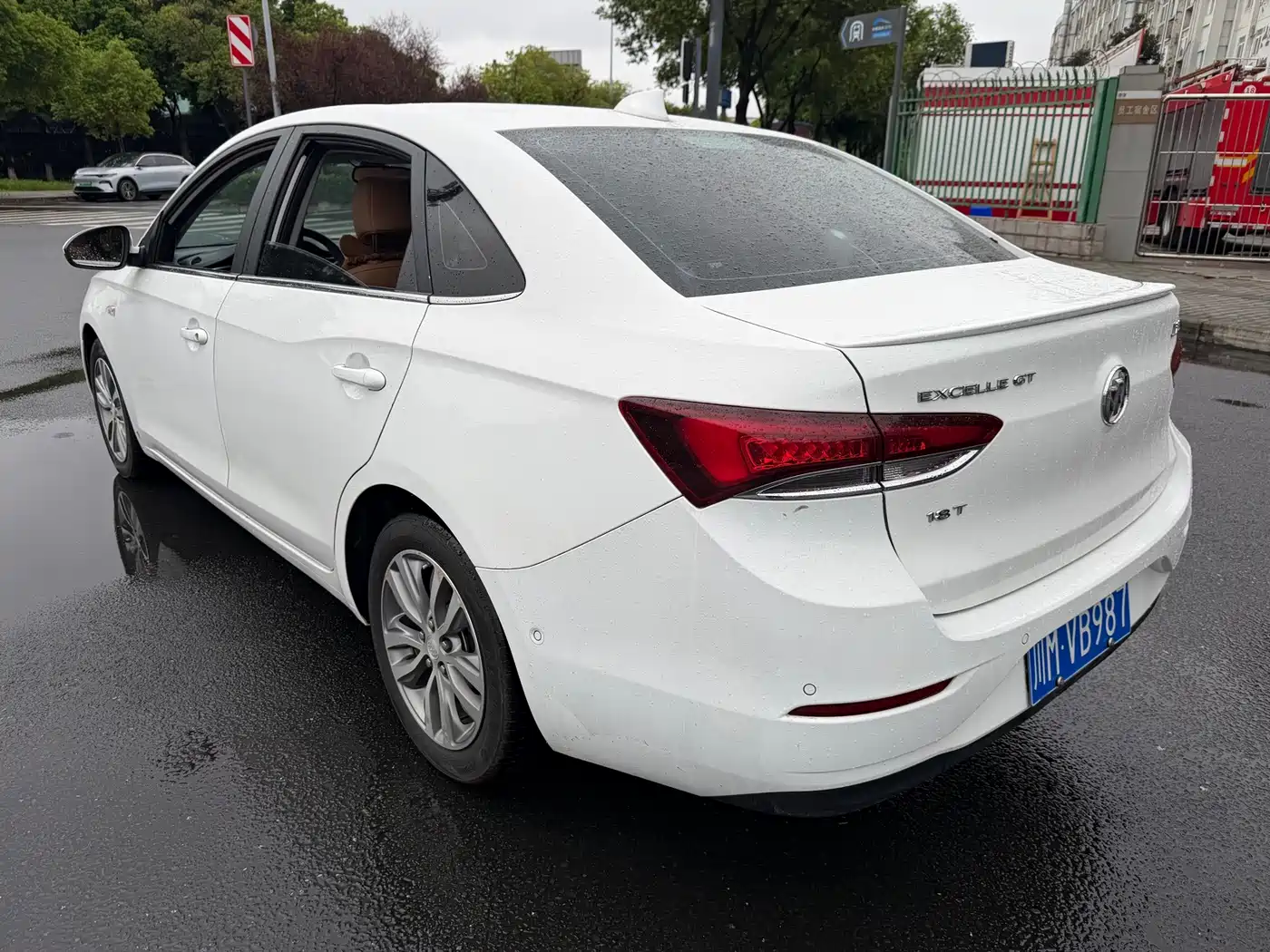 Photo 5 - Buick Excelle