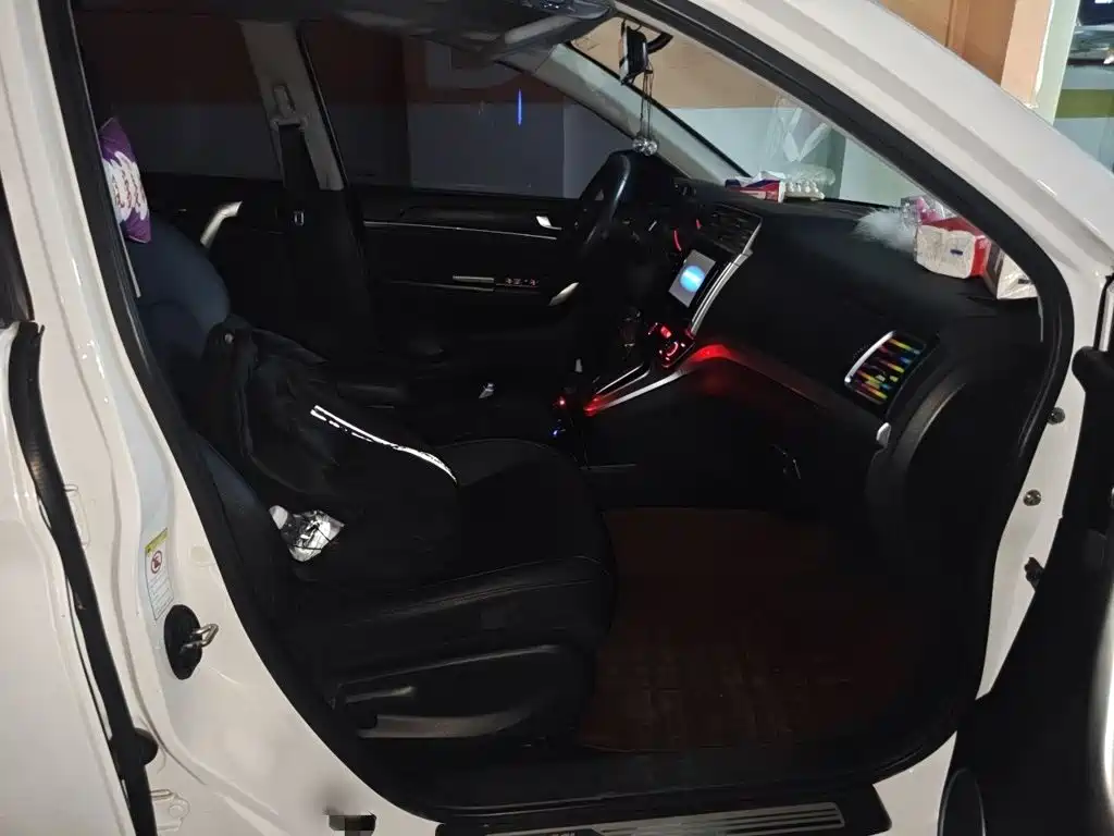Haval M6 2017 2017 1.5T Automatic 2WD Elite