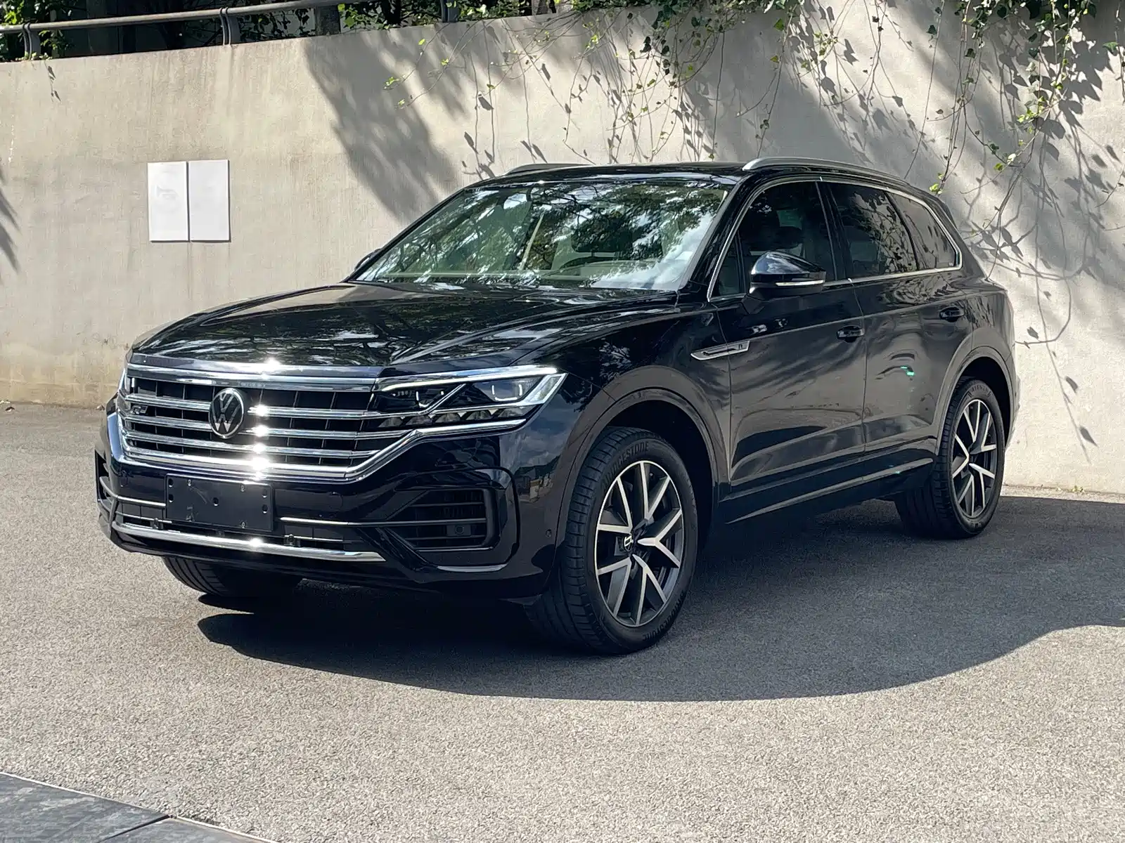 Фото 1 - Volkswagen Touareg