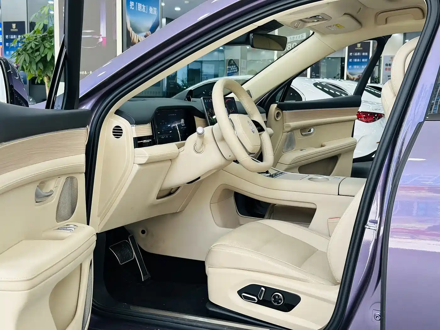 AITO Wenjie AITO M5 2025 Extended Range Ultra AWD фото 5