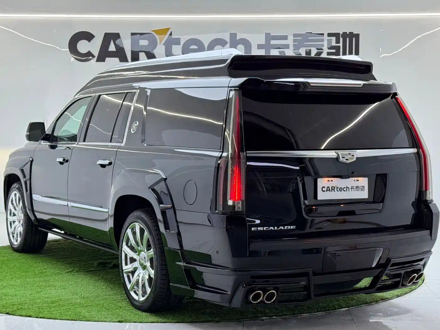 Cadillac Escalade 2017 6.2L ESV Platinum Extended фото 7