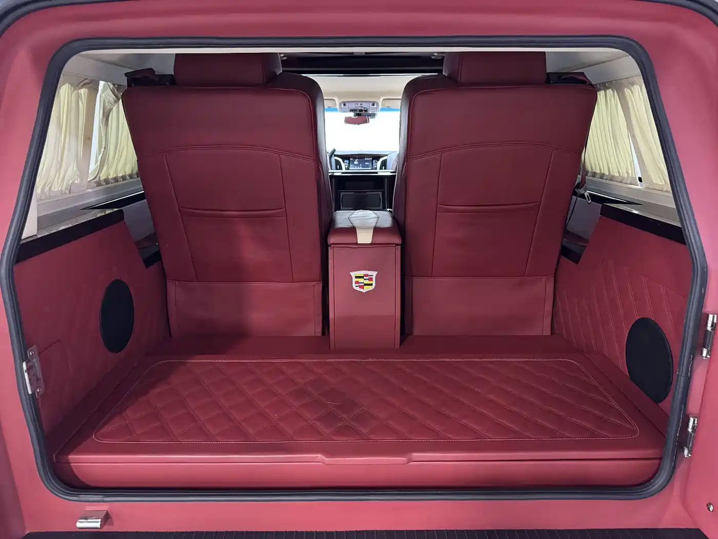 Cadillac Escalade 2017 6.2L ESV Platinum Extended фото 13