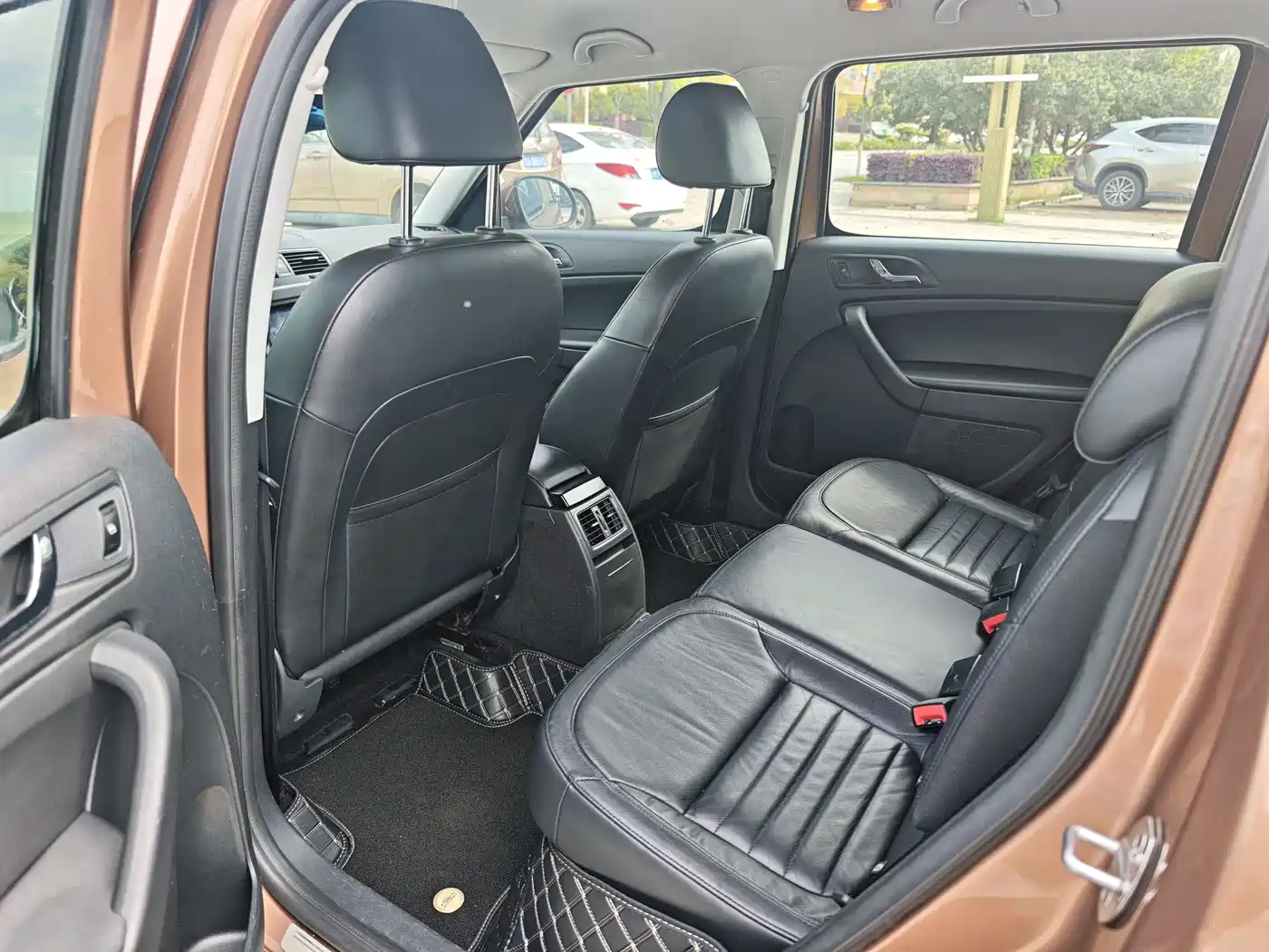 Škoda Yeti 2014 1.8TSI DSG Polar Edition фото 8