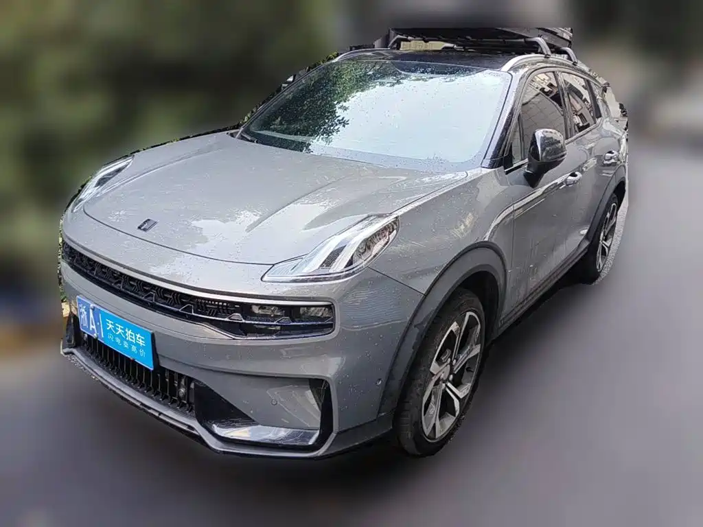 Lynk & Co 06