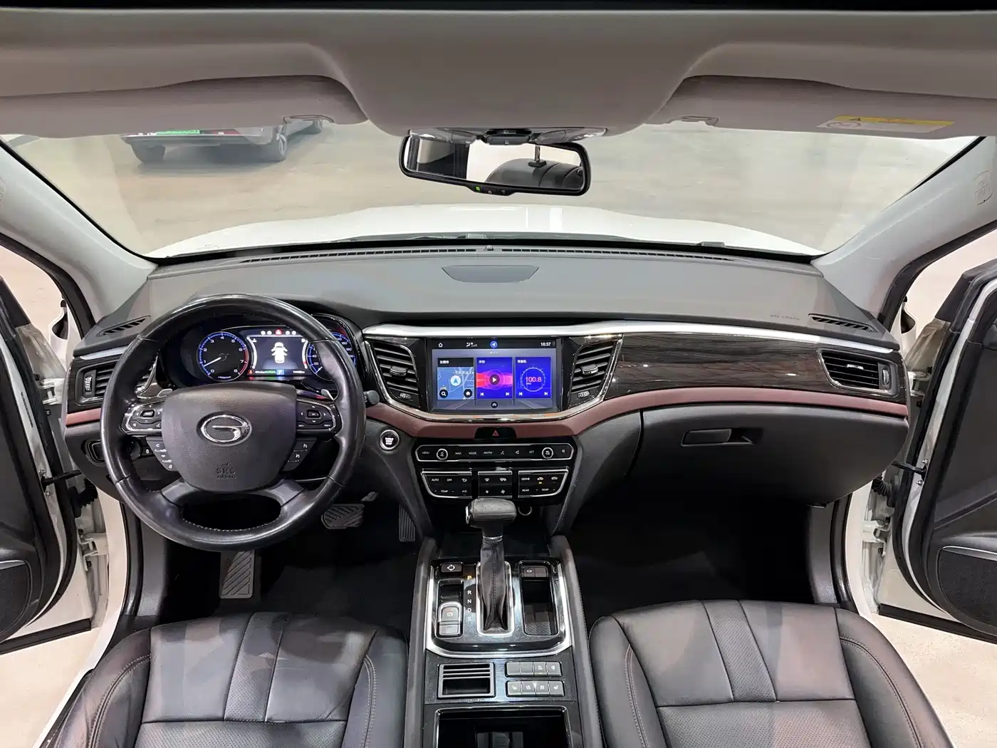 GAC Trumpchi Trumpchi GS8 2017 320T 2WD Luxury Smart Connect (7-seater) фото 6