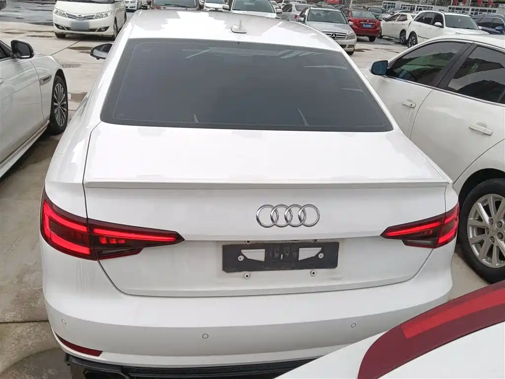 Audi A4L 2018 30th Anniversary 40 TFSI Progressive фото 4