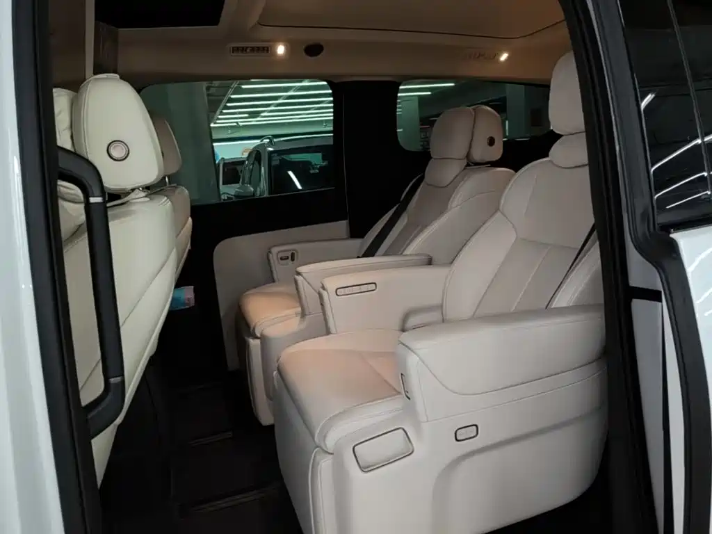 Li Auto MEGA 2026 2025 Model Home Family Special Edition