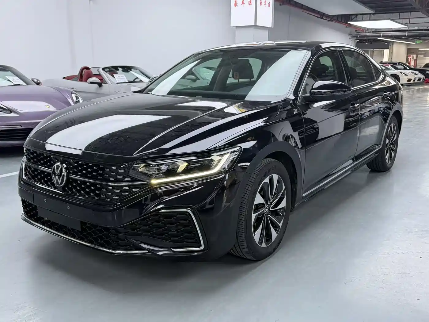 Volkswagen Passat 2023 330TSI Starlight Elite Edition