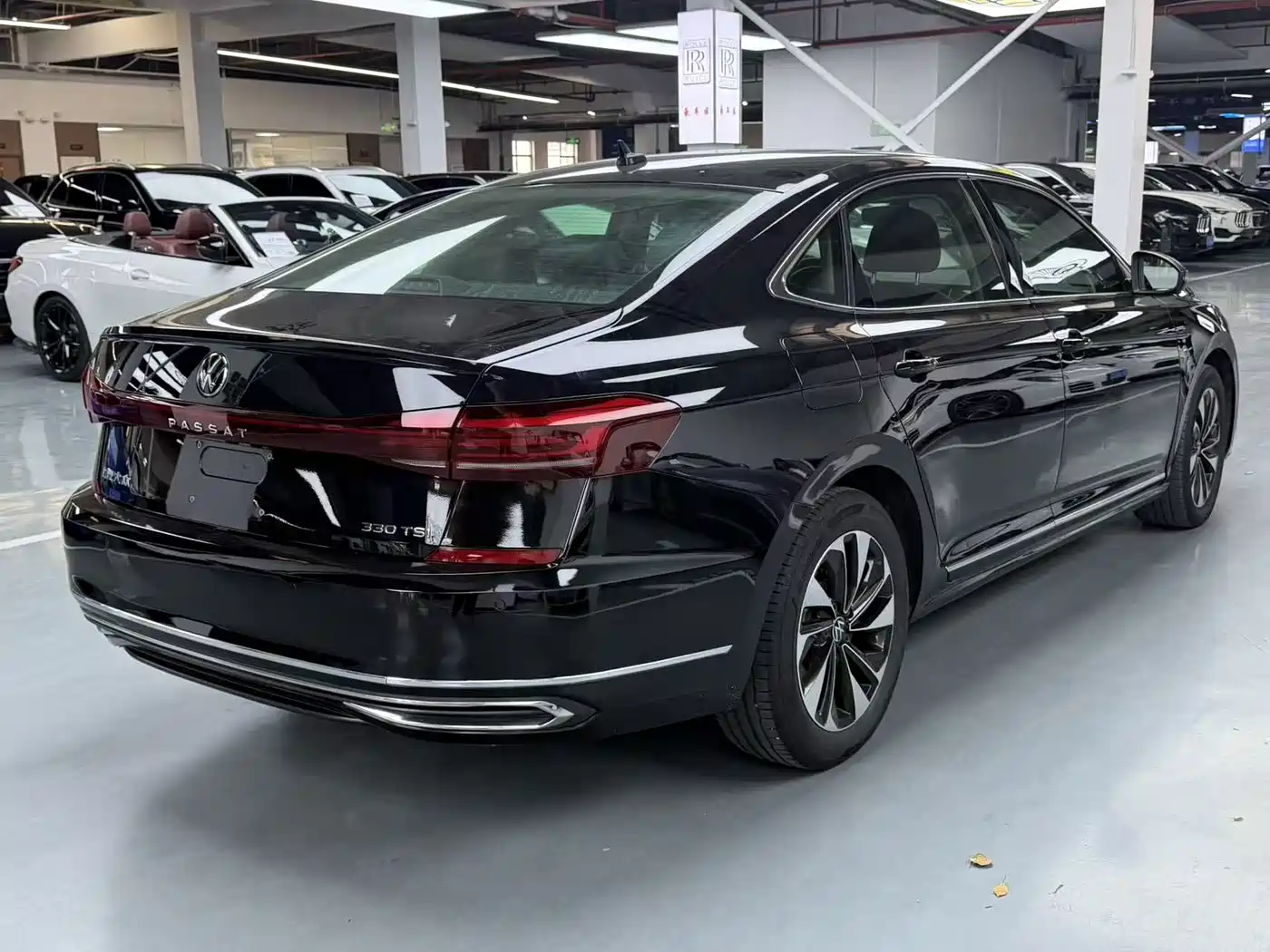 Volkswagen Passat 2023 330TSI Starlight Elite Edition фото 9