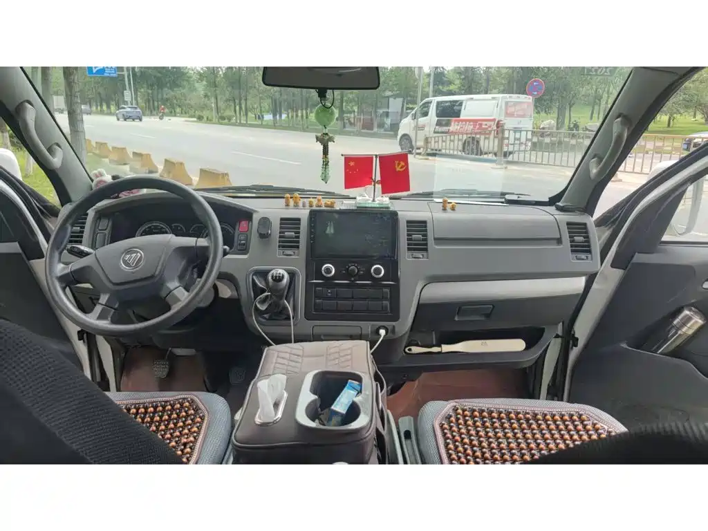 Foton Fengjing G7 2022 2022 2.4L Gasoline Commercial Long Wheelbase Low Roof Cargo Van 4/5-seater 4K22D4M