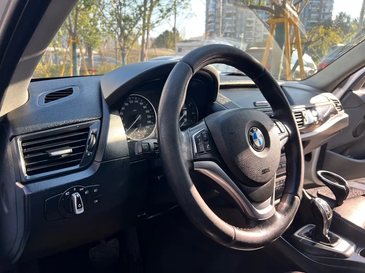 BMW X1 2013 sDrive20i Sport Design Package фото 20