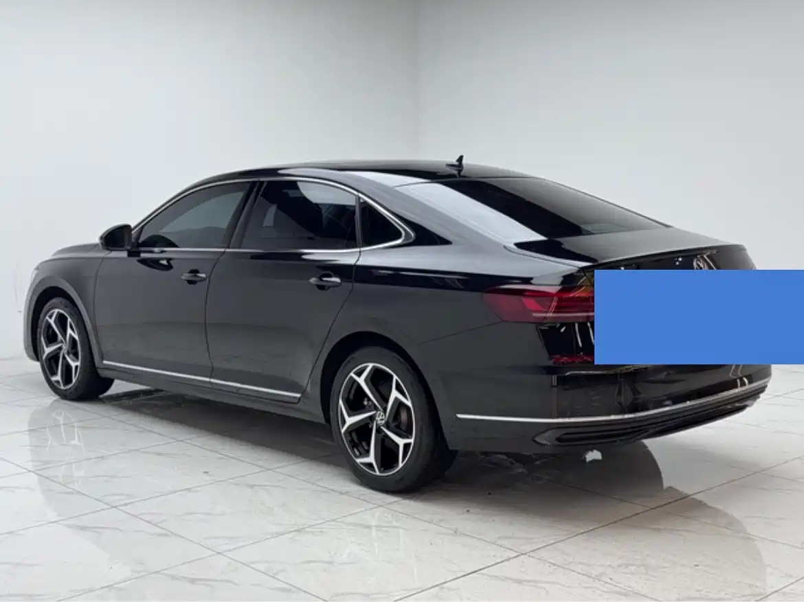 Volkswagen Passat 2025 Outstanding 330TSI Starlight Elite Edition фото 5