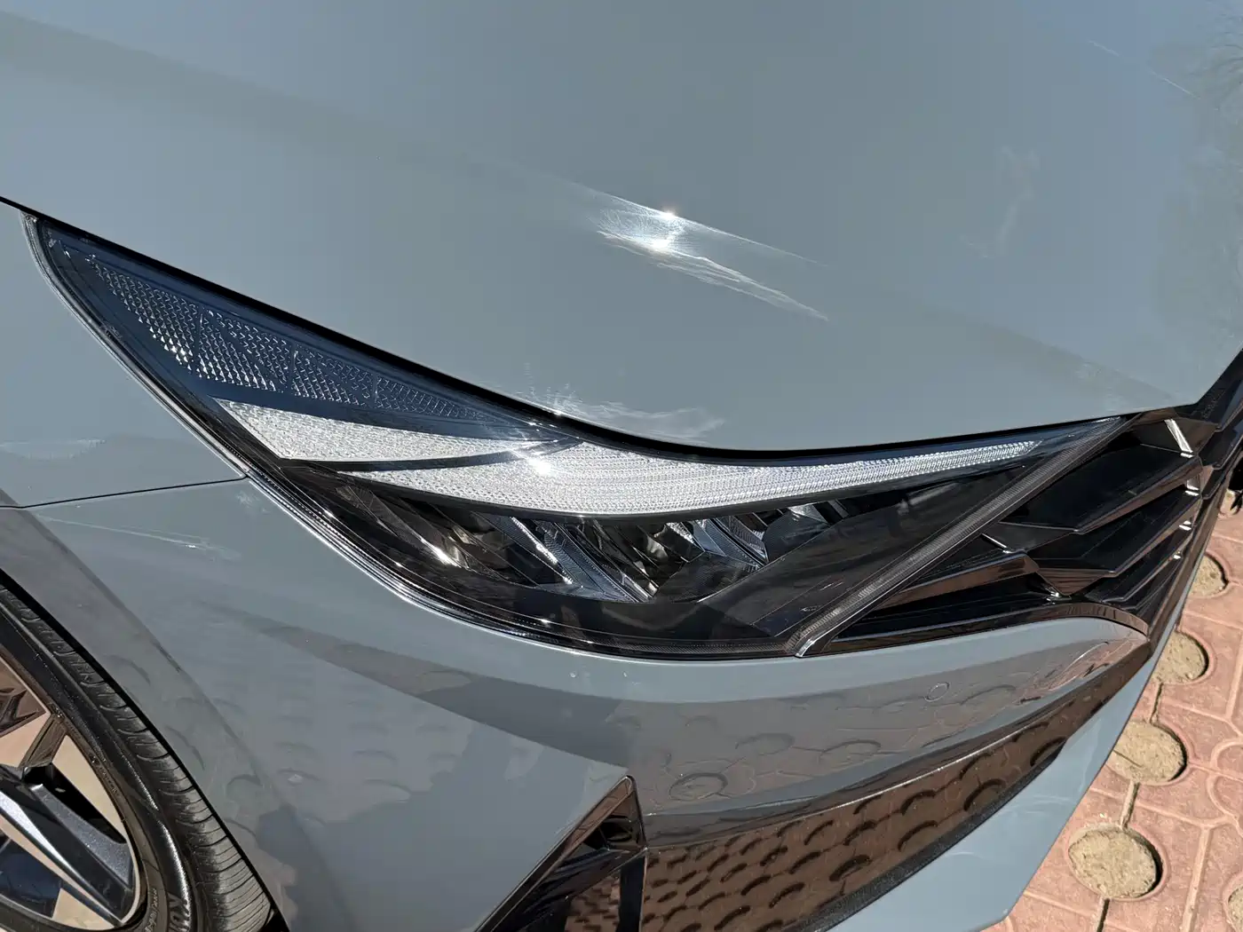 Hyundai Elantra 2022 1.5L CVT LUX Premium Edition фото 9
