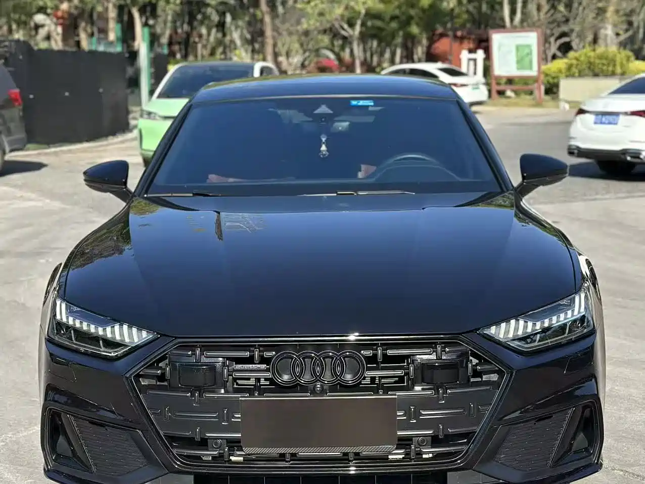Audi A7L 2023 45 TFSI quattro S-line Black Warrior Edition фото 2