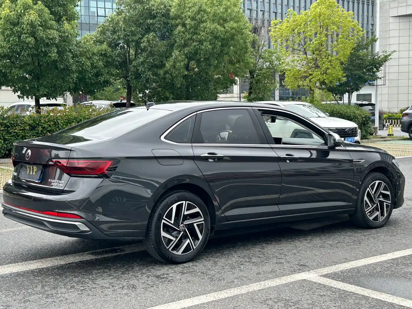 VOLKSWAGEN SAGITAR