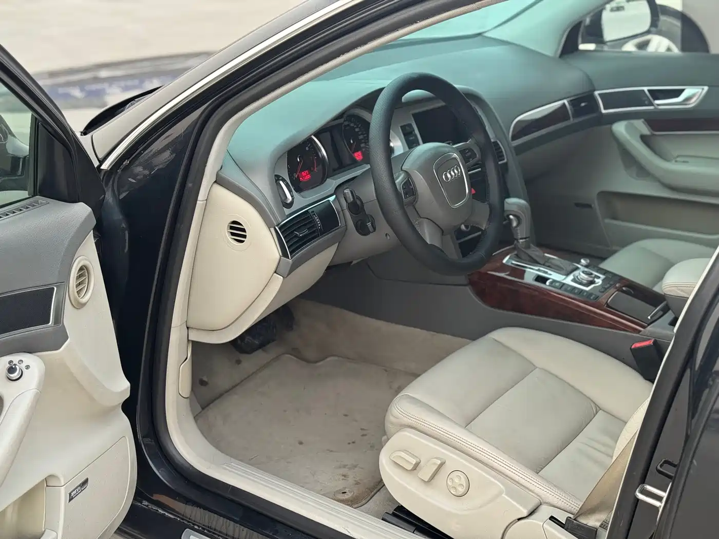 Audi A6L 2011 2.8 FSI Luxury фото 4