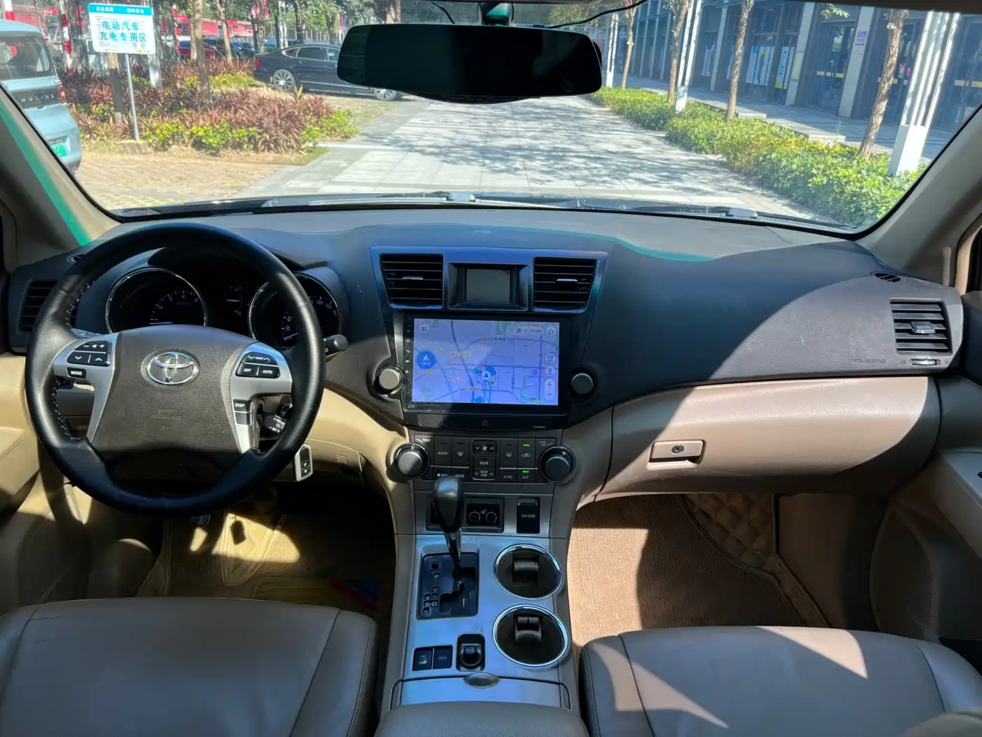 Toyota Highlander 2012 3.5L AWD 7-Seater Luxury Edition фото 11