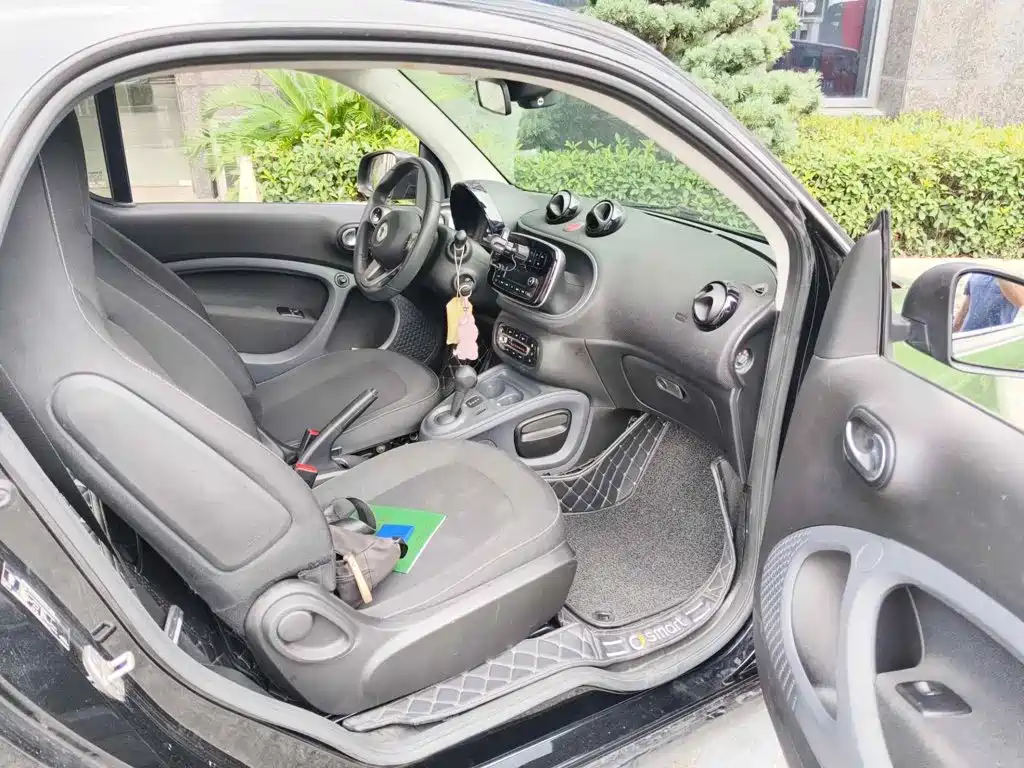 Photo 13 - smart fortwo