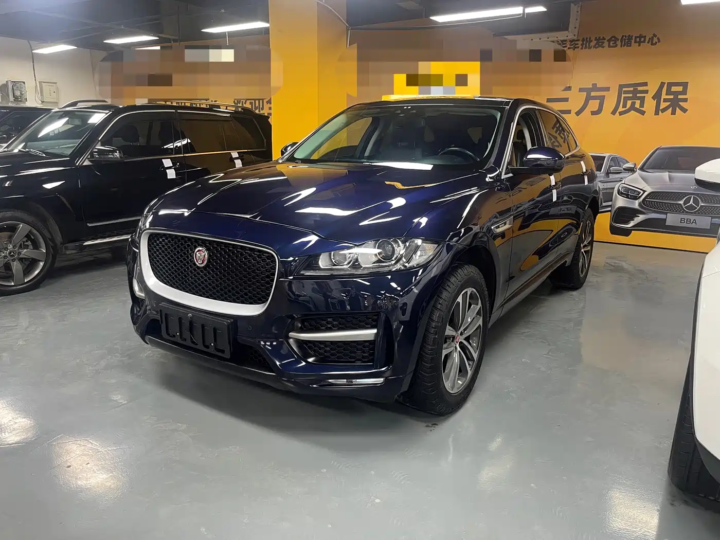 Фото 1 - Jaguar F-PACE