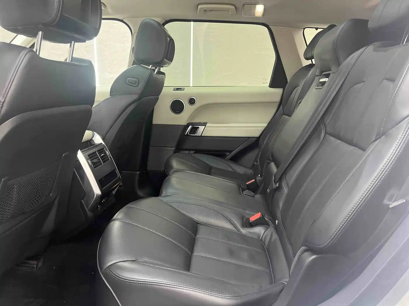 Land Rover Range Rover Sport 2016 Model 3.0 SC V6 HSE DYNAMIC фото 17
