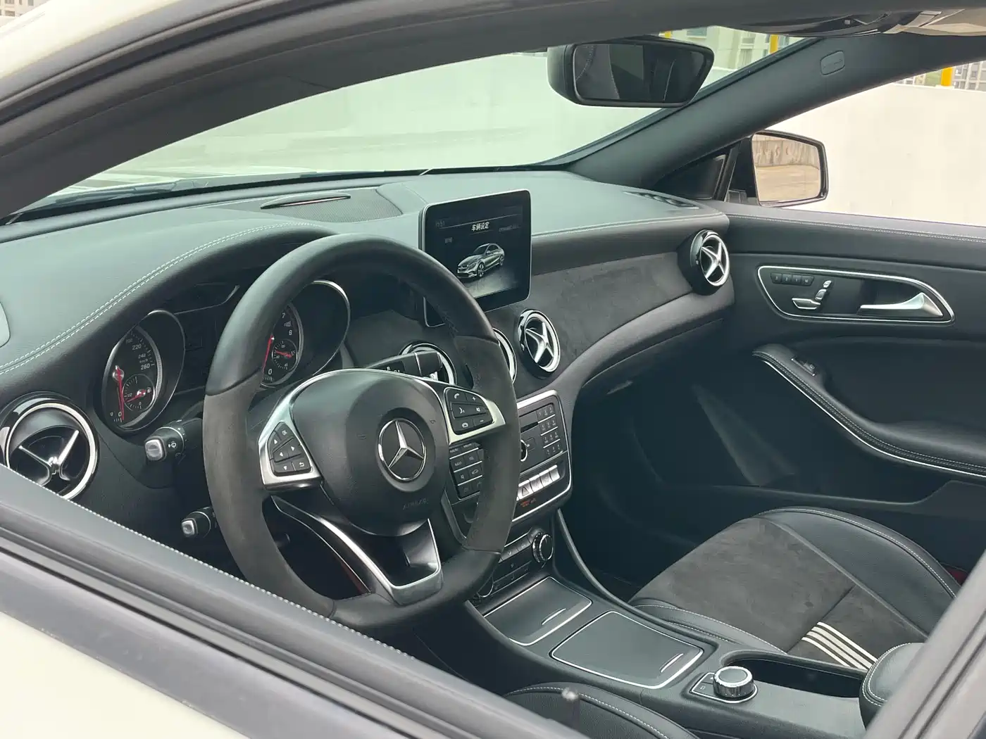 Mercedes-Benz CLA (Import) 2017 CLA 220 4MATIC фото 10