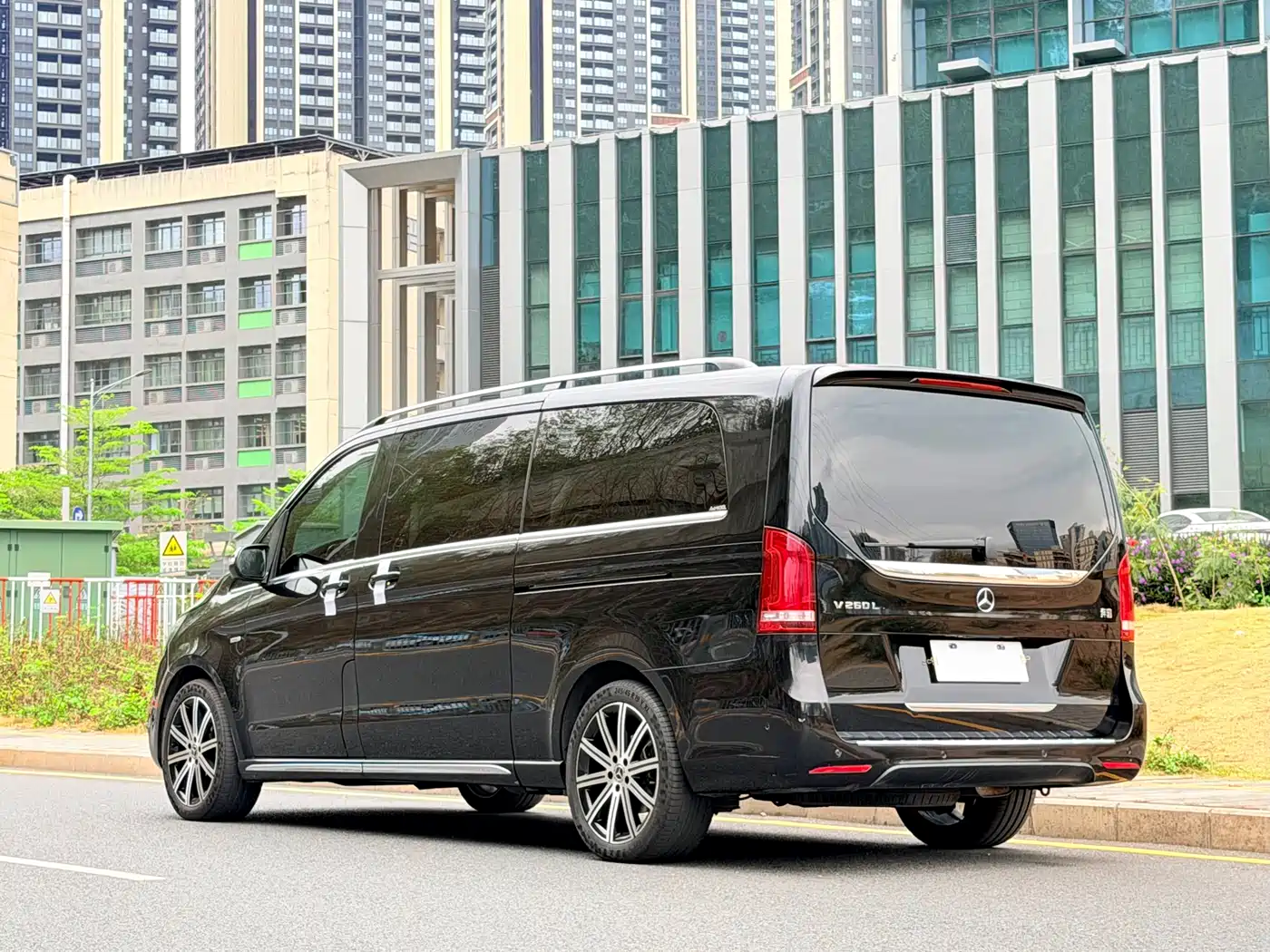 MERCEDES-BENZ V CLASS