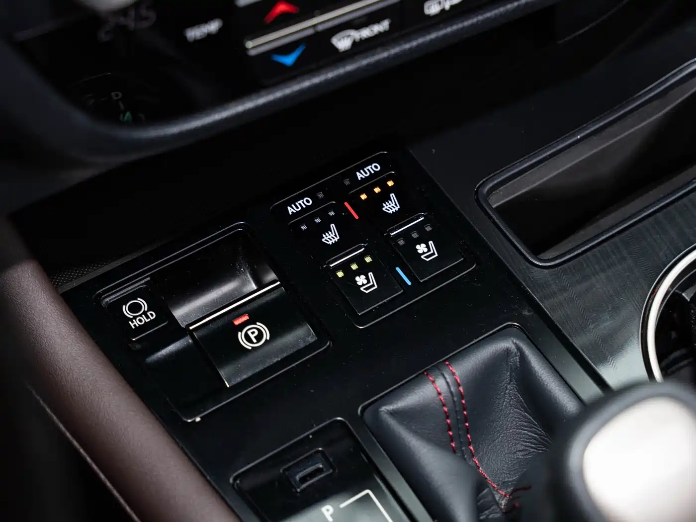 Фото 22 - Lexus RX