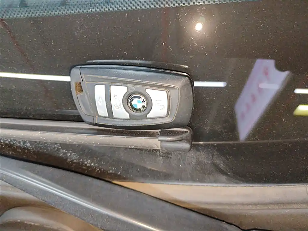 BMW 5 Series 2014 525Li Leading фото 17