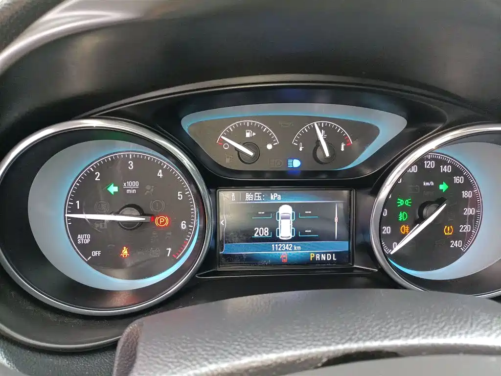 Buick Envision Plus 2017 20T FWD Premium фото 8