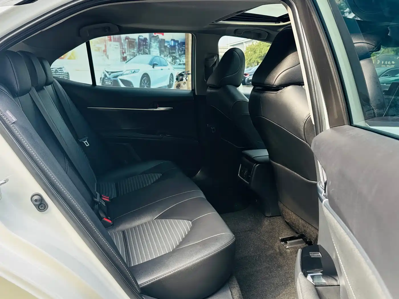 Toyota Camry 2022 2.0S Knight Edition фото 13