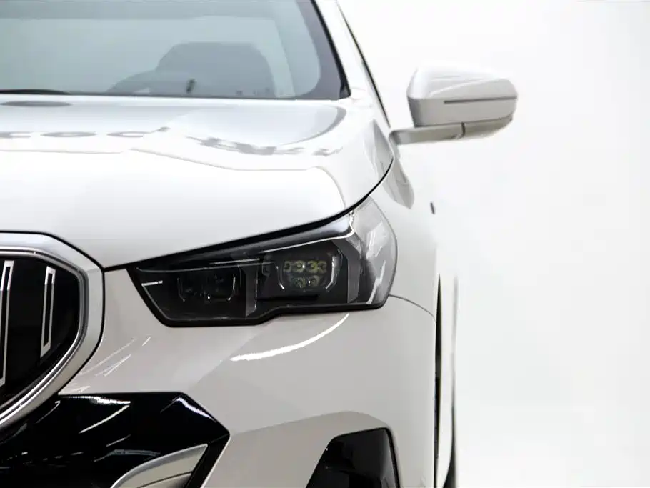BMW 5 Series 2024 530Li Leading M Sport Package фото 9