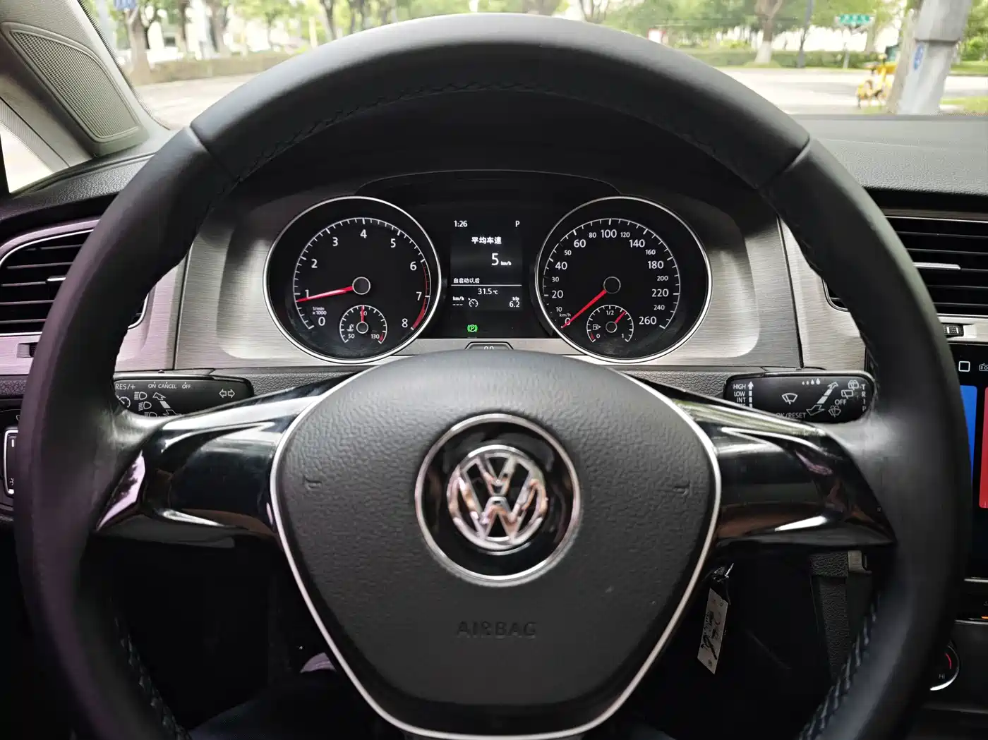 Фото 9 - Volkswagen Golf