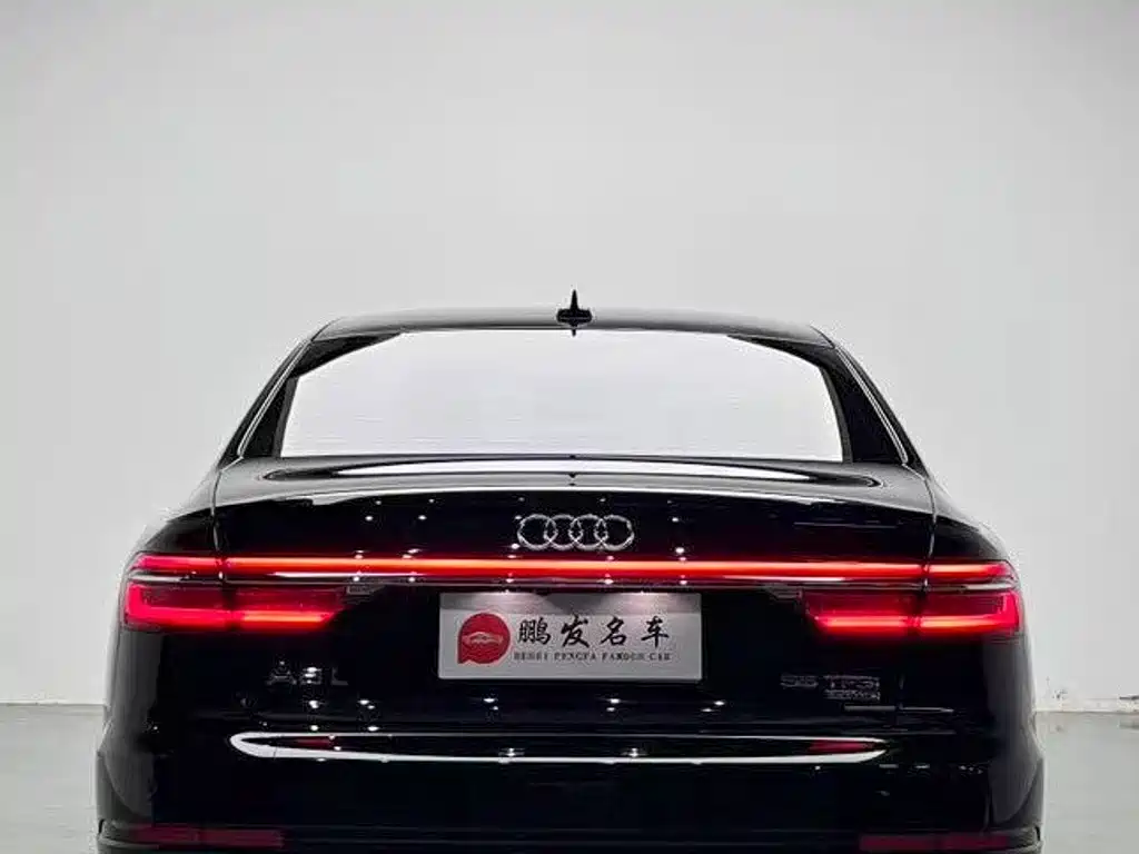 Фото 21 - Audi A8