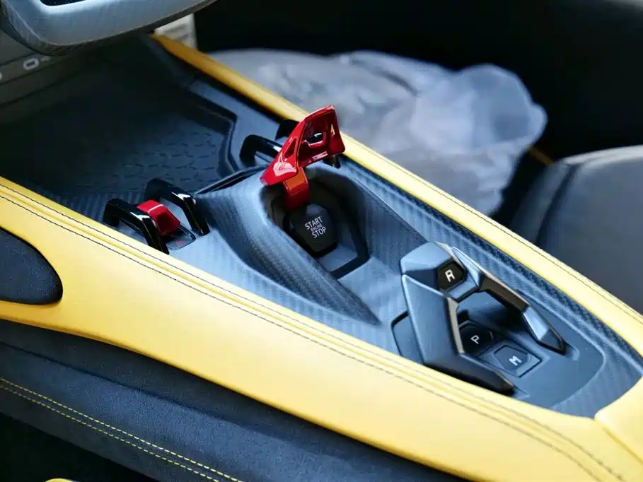 LAMBORGHINI REVUELTO