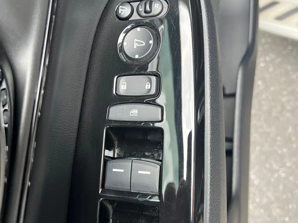 Honda Breeze 2020 2020 240TURBO CVT 4WD Phantom Night Edition