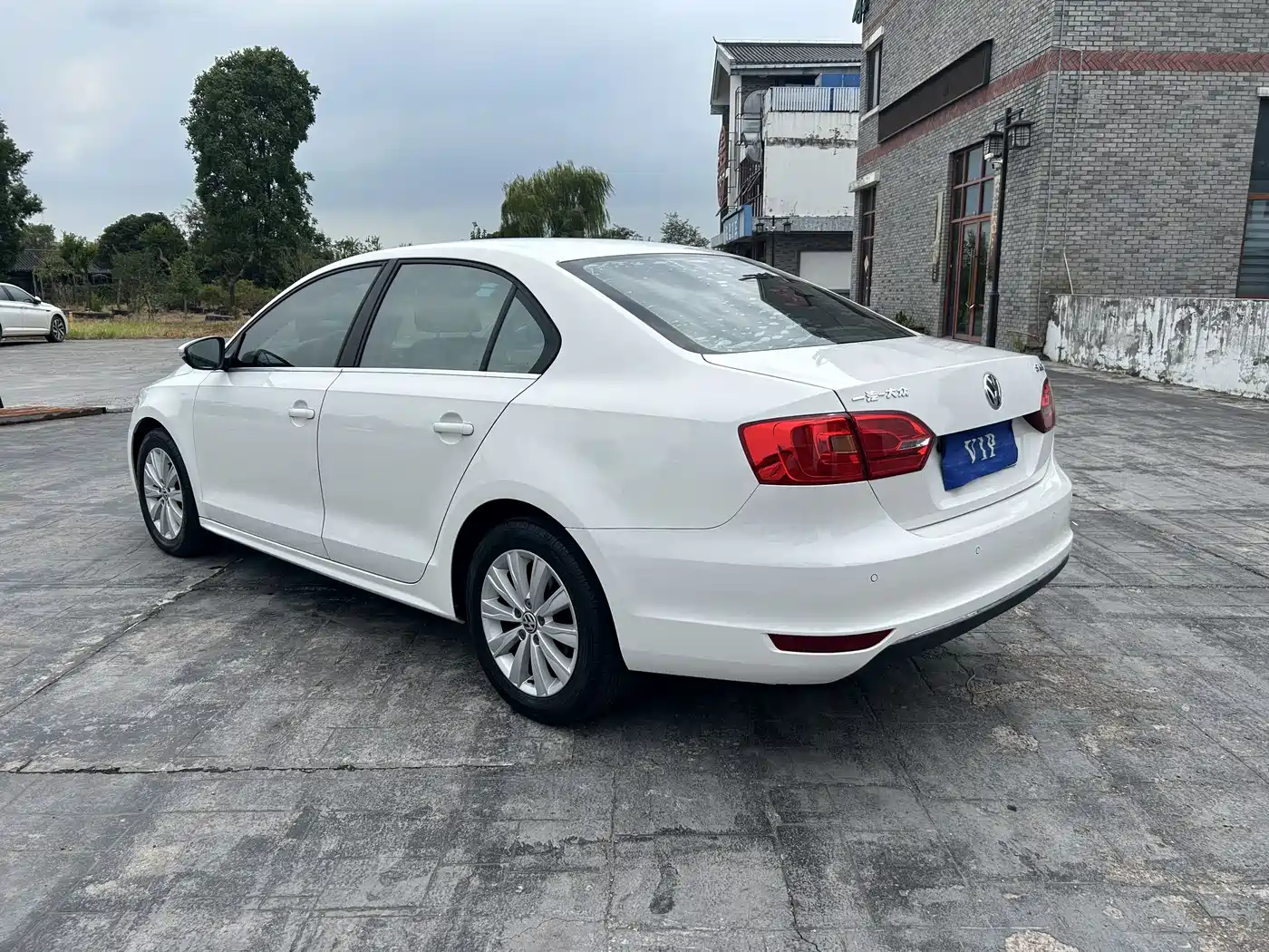 Photo 7 - Volkswagen Sagitar
