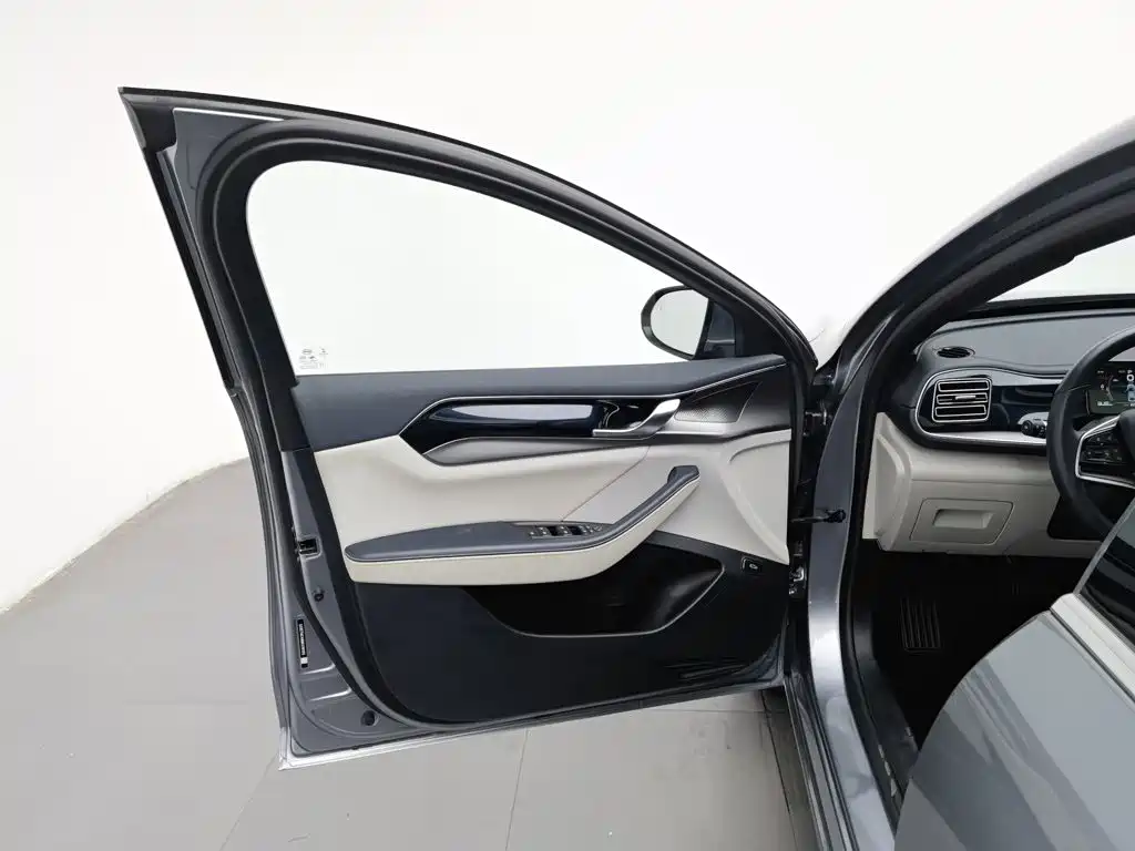 Photo 8 - BYD Qin PLUS
