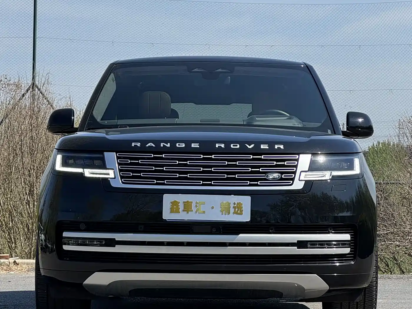 Land Rover Range Rover 2024 3.0 L6 400PS Genesis Extended фото 3
