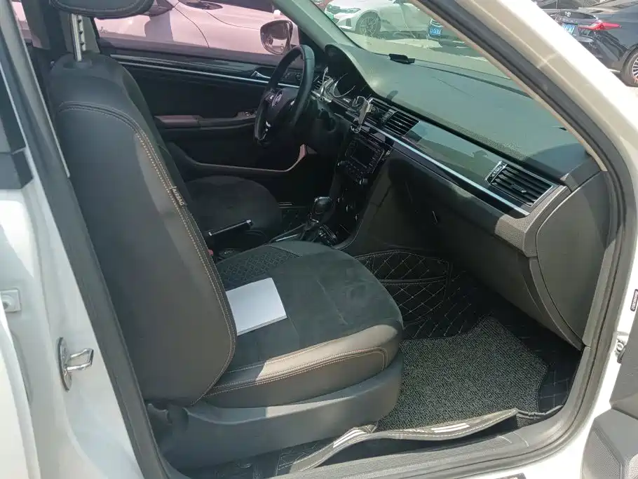 Volkswagen C-TREK 2018 2018 230TSI DSG Luxury