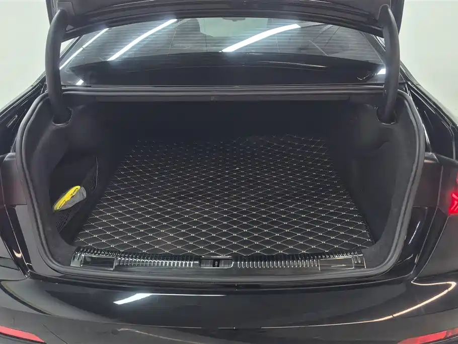 Audi A6L 2025 45 TFSI quattro Premium Sport фото 4