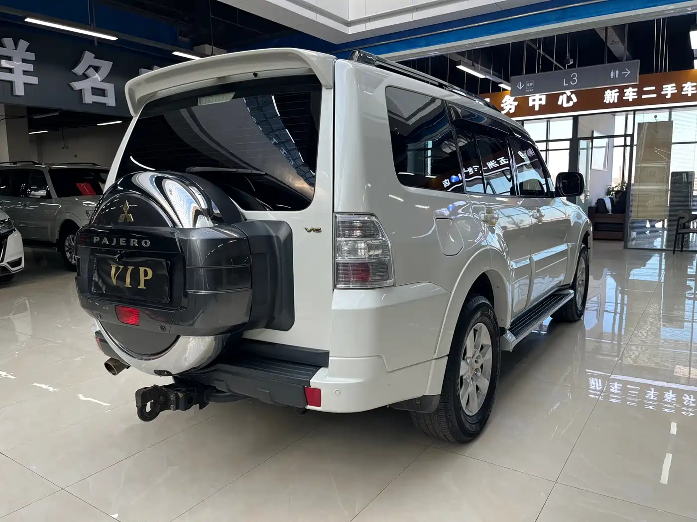 Mitsubishi Pajero (Import) 2016 3.0L Automatic Standard (China V) фото 6