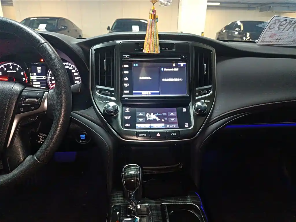 Toyota Crown 2015 2.0T Fashion фото 10