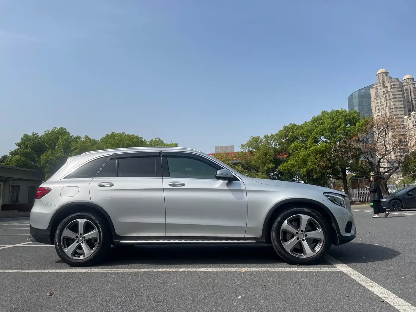 Mercedes-Benz GLC 2016 GLC 260 4MATIC Luxury фото 3