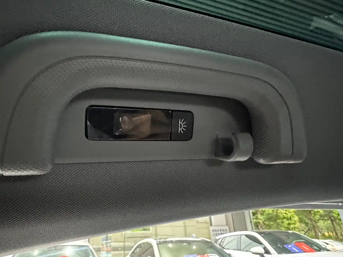 Geely Galaxy Galaxy Xingyao 8 2025 130km EM-i Premium Edition фото 21
