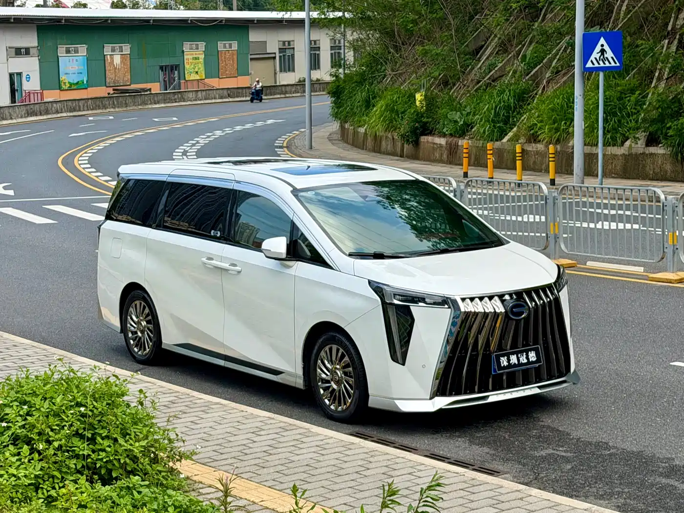 GAC Trumpchi Trumpchi M8 2023 Model Master Series Hybrid Royal Edition фото 3