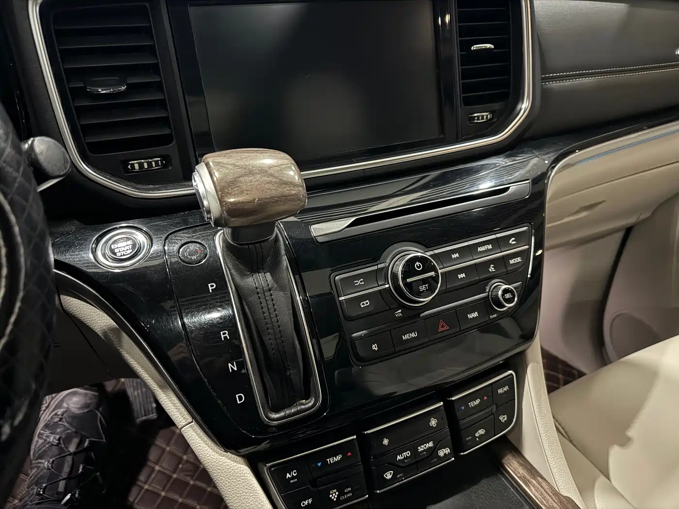 GAC Trumpchi Trumpchi M8 2018 320T Premium Edition фото 13