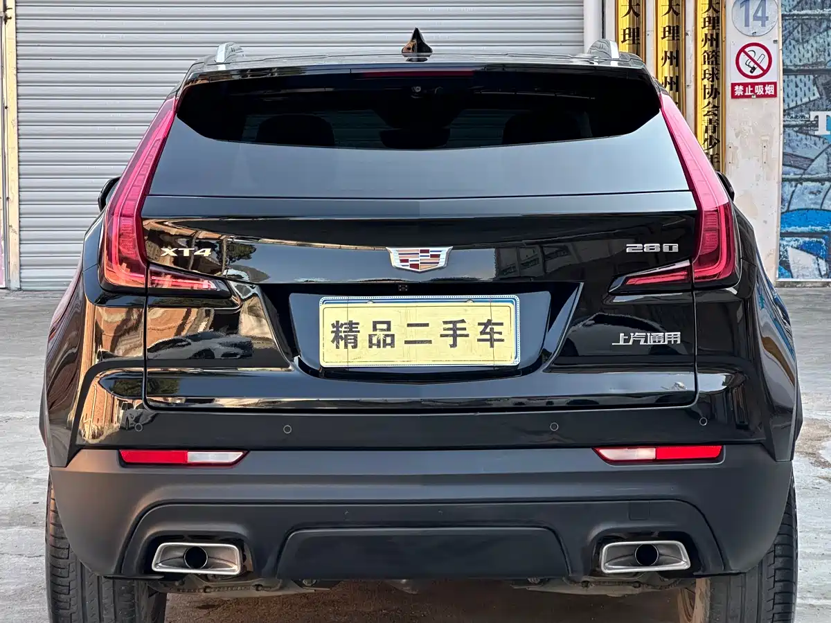 CADILLAC XT4